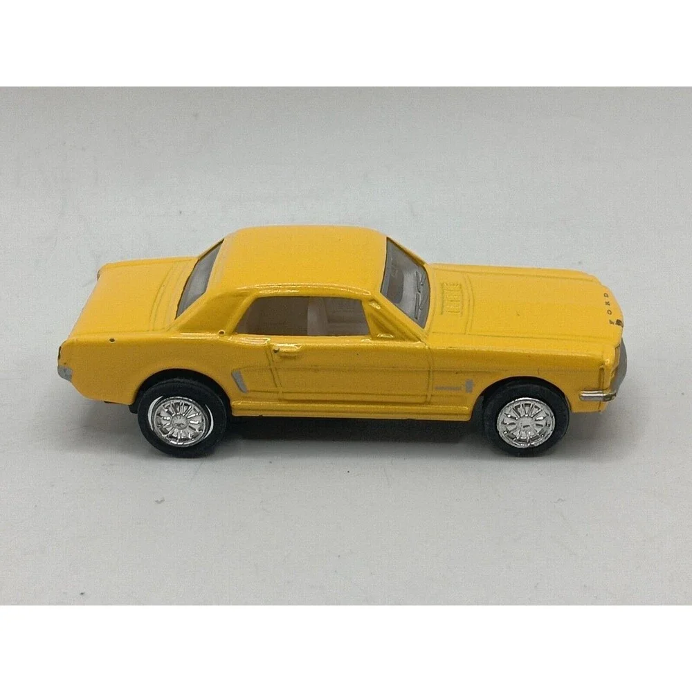 1964 1/2 Yellow Ford Mustang Kinsmart 1:72 Pullback Toy Car